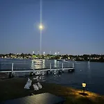 Chiswick Waterfront Retreat