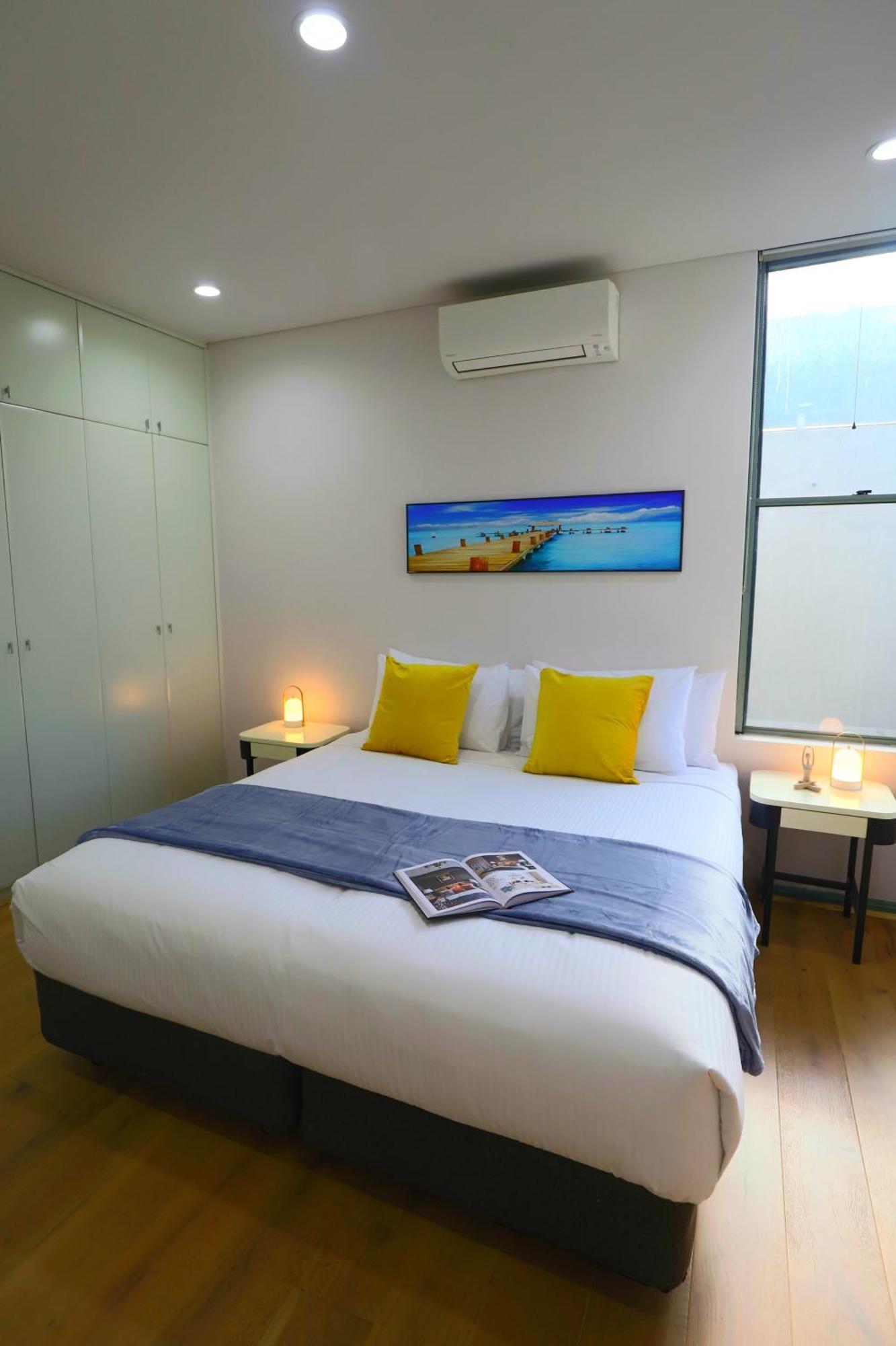 Chiswick Waterfront Retreat *