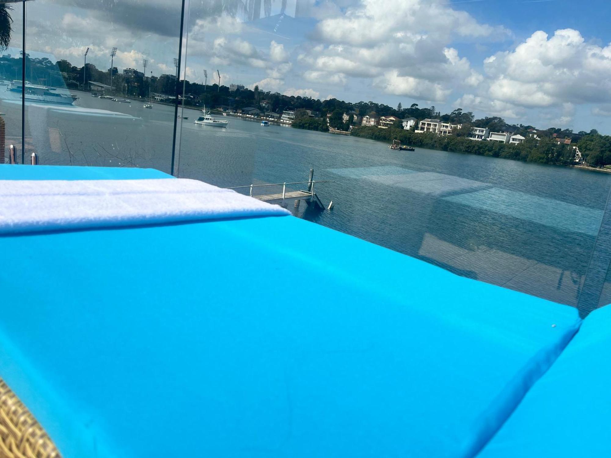 Chiswick Waterfront Retreat